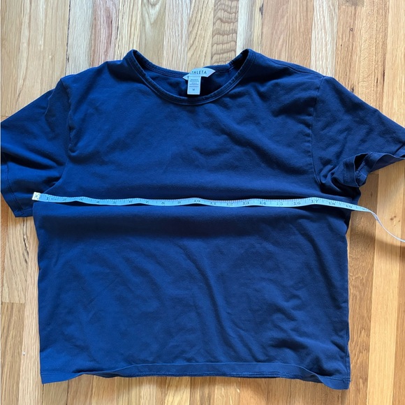 Athleta Navy Blue Essential T-Shirt Size Medium - Picture 7 of 9
